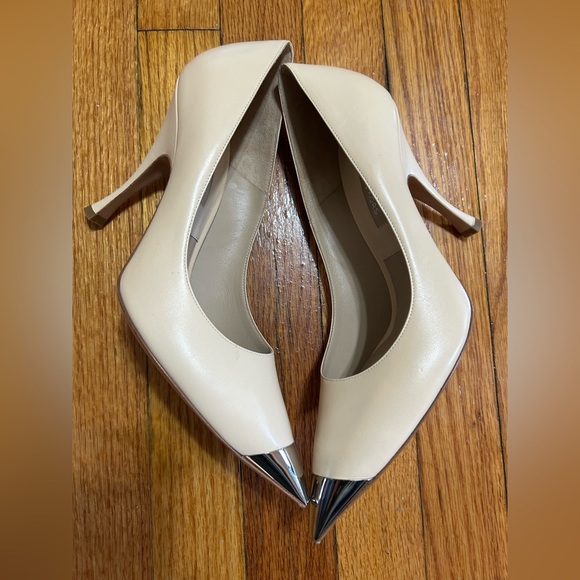 MICHAEL KORS  Made In Italy Beige Leather Silver Cap Pointed Toe Bumps Size 38 - Picture 5 of 9